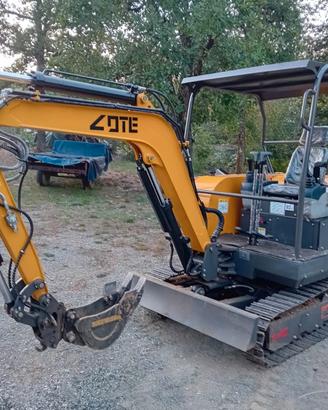 miniescavatore 30 q Leite 10 ore come nuovo