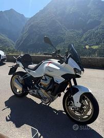 2023 Moto Guzzi v100 Mandello