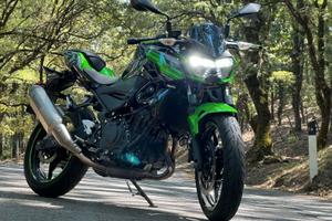 Moto kawasaki z400