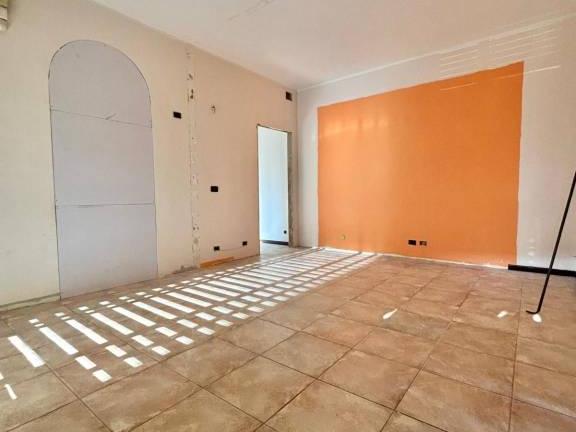 NOVARA 18KM: AMPIO BILOCALE CON AUTORIMESSA