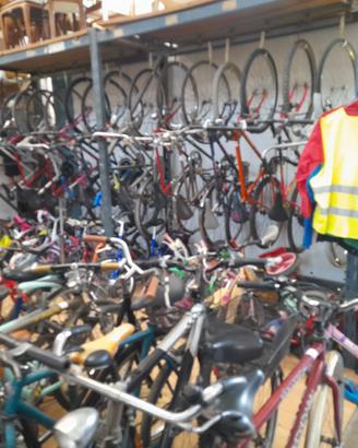 Abbiamo  biciclette usate x tutti a prezzi bassi