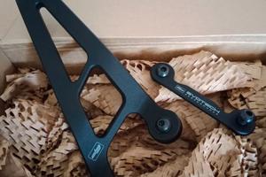 Staffa rimozione pedane e leve  Suzuki GSX S 750