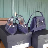 Sandali chiusi con pochette abbinata