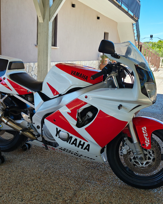 Yamaha fzr 600 r