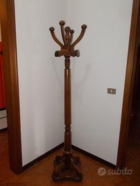 Attaccapanni in legno massiccio
