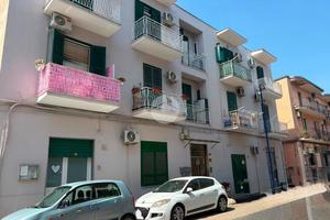 2 LOCALI A NAPOLI