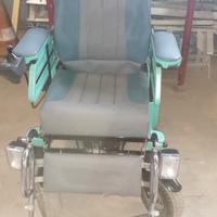 carrozzina elettrica con luci a batteria 