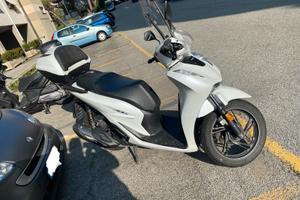 Honda Sh 150 (modello 2025) imm 2024