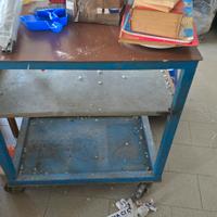 carrello in metallo
