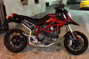 Hypermotard 796