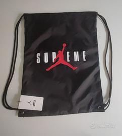 Zaino collab Supreme x Jordan