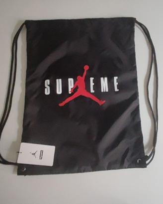 Zaino collab Supreme x Jordan