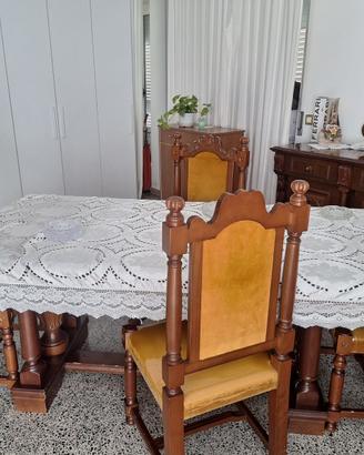 Sedie con tavolo