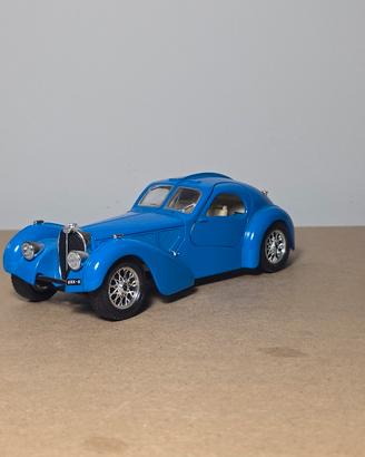 Modellino Bugatti 1/24