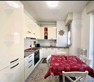 Appartamento/camere in via Varchi, 4 MI