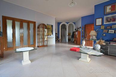 Villa indipendente con piscina