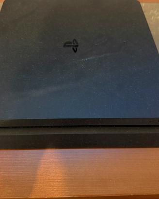Play station 4 slim