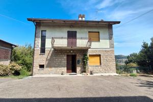 Appartamento e stalla con fienile
