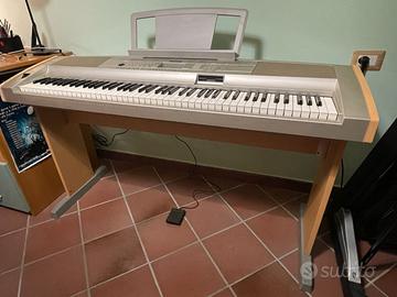 Pianoforte digitale YAMAHA 88 tasti dgx-500