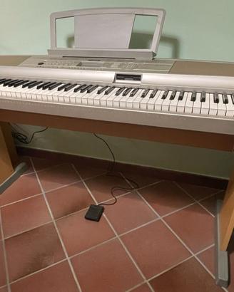 Pianoforte digitale YAMAHA 88 tasti dgx-500
