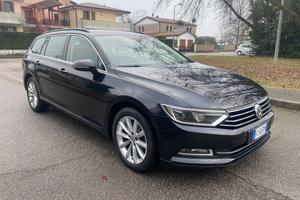 Volkswagen Passat Variant 2.0 TDI DSG Business Blu