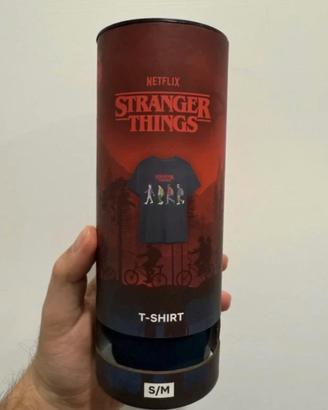 T-shirt stranger things