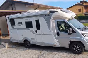 camper semintegrale Laika ecovip
