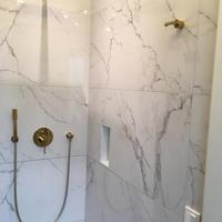 Piastelle in gres effetto marmo