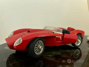 Ferrari 250  Testa Rossa  1:18  PER RICAMBI