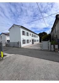Villa di 280 m² con 5 locali e box auto a Montebel