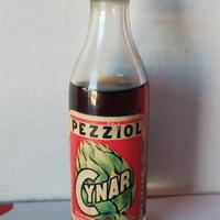 Collezione di bottiglie liquori mignon