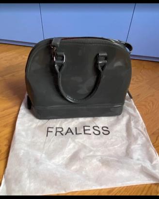 Borsa grigia grande con tracolla
