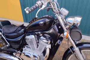 Suzuki Intruder vs 800 
