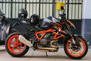 KTM SUPERDUKE 1290 r