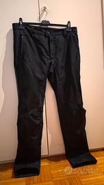 Pantaloni traforati da moto