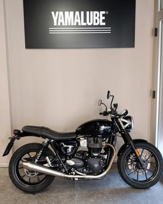 TRIUMPH STREET TWIN 900