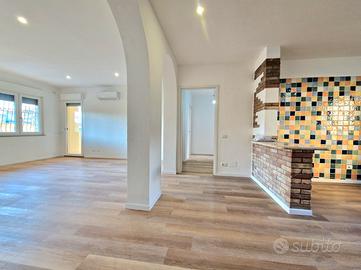 Ampio trivano ristrutturato in via De Pretis