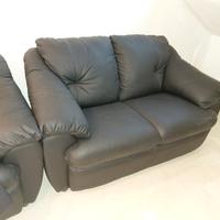 2 divani pelle nera