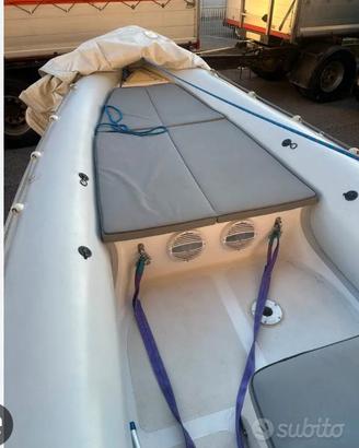 GOMMONE FOCCHI 680 CON HONDA BF 225 CV
