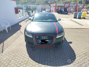 AUDI S5 V8