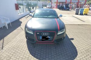 AUDI S5 V8