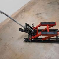 Carrello sollevatore per moto