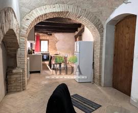 Appartamento su due livelli con cantina