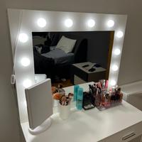 Postazione make up toeletta