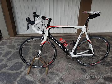 Bicicletta -strada-pinarello-carbonio-60