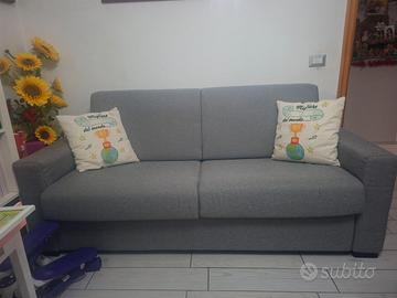 Divano 2 posti grigio