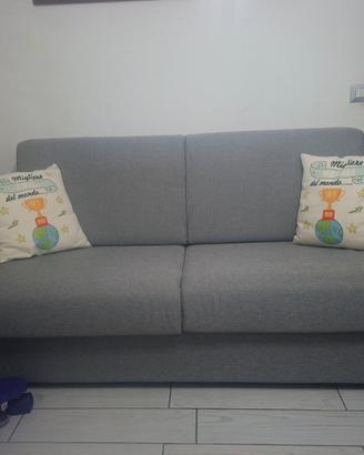 Divano 2 posti grigio
