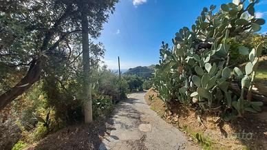 GALATI SANT'ANNA indipendente con ampio terreno