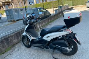 Piaggio Beverly 350 ABS 2017 - 63.200 km  €2.300