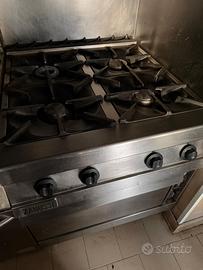 Cucina a gas professionale 4 fuochi con forno